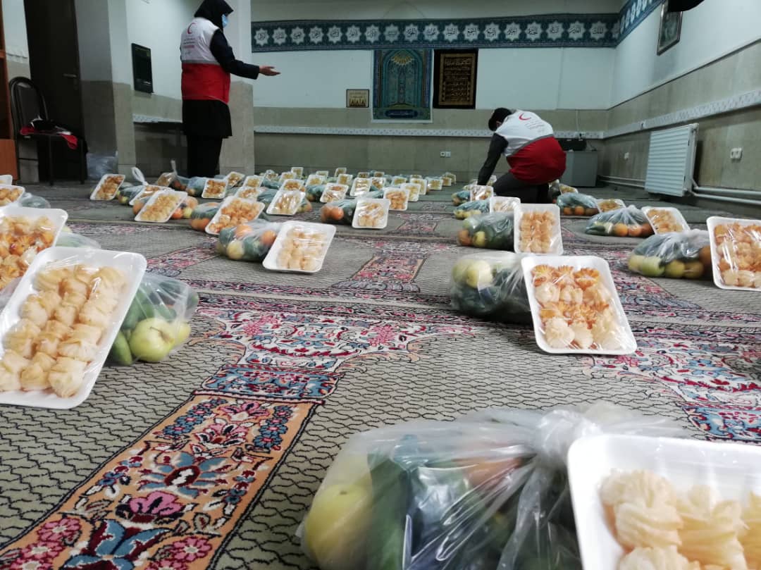 از توزیع بسته های غذایی تا تجلیل از کادر درمان به مناسبت روز پرستار و شب یلدا + عکس